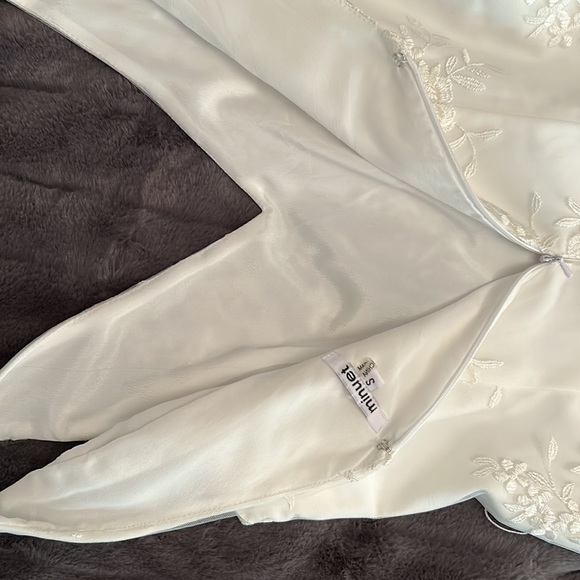 Minuet lace bridal/ or party dress - Picture 9 of 14